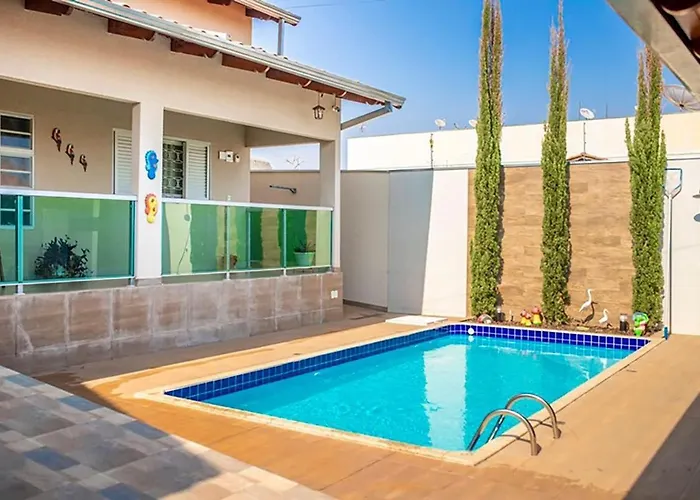 Casa C/4 Quartos E Piscina - Excelente Localizacao